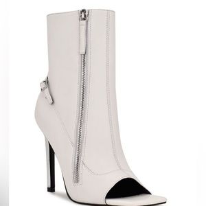 NineWest White Sohot Peep Toe Bootie Size 7